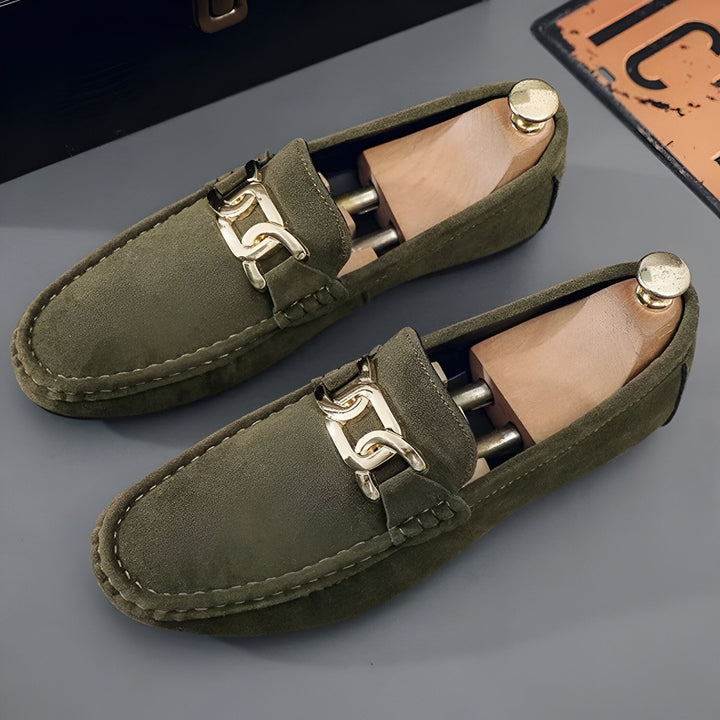 Mocassins pour hommes en daim vert olive avec ornement en chaîne dorée, chaussures élégantes décontractées avec embauchoirs en bois., 45286663127221,45286663159989,45286663192757,45286663225525,45286663258293,45286663291061,45286663323829,45286663356597,45286663389365,45286663422133,45286663454901,45286663487669,45286663520437,45286663553205,45286663585973,45286663618741,45286663651509,45286663684277,45286663717045,45286663749813,45286663782581,45286663815349,45286663848117,45286663880885,4528666391