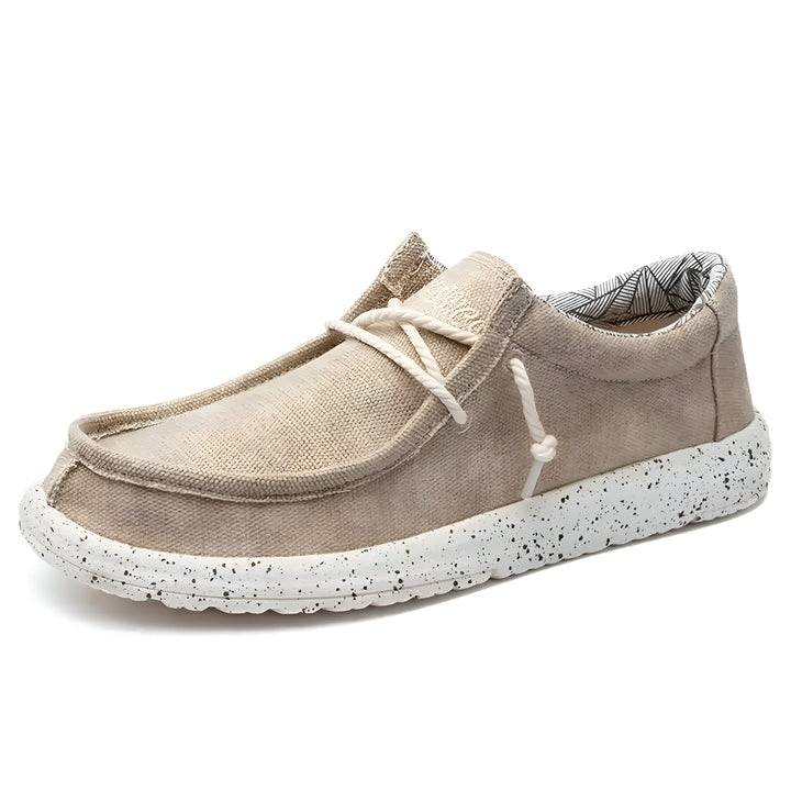 Mocassin beige décontracté pour homme avec lacets blancs et semelle mouchetée. Chaussure légère et confortable, idéale pour un look décontracté., 45286669549749,45286669582517,45286669615285,45286669648053,45286669680821,45286669713589,45286669746357,45286669779125,45286669811893,45286669844661,45286669877429,45286669910197,45286669942965,45286669975733,45286670008501,45286670041269,45286670074037,45286670106805,45286670139573,45286670172341,45286670205109,45286670237877,45286670270645,45286670303