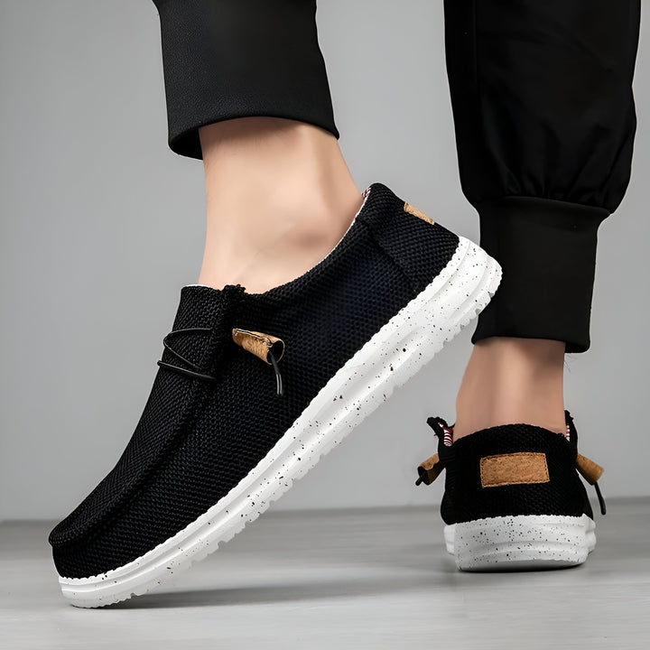 Chaussures décontractées noires pour hommes avec semelles blanches à motifs. Style mocassin sans lacets, confortables et modernes. Idéal pour un look décontracté et élégant., 45286678397109,45286678429877,45286678462645,45286678495413,45286678528181,45286678560949,45286678593717,45286678626485,45286678659253,45286678692021,45286678724789,45286678757557,45286678790325,45286678823093,45286678855861,45286678888629,45286678921397,45286678954165,45286678986933,45286679019701,45286679052469,452866790852