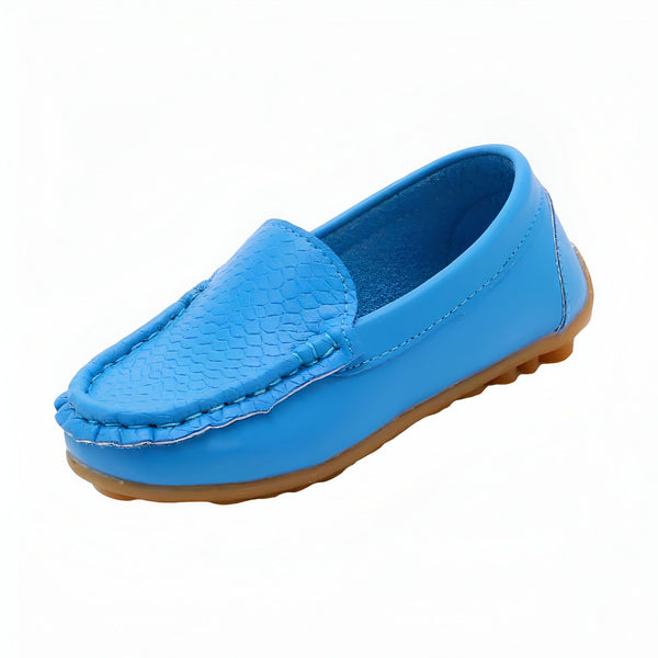 Mocassin enfant bleu vif, dessus à motif écaille. Chaussure confortable et élégante pour les petits., 45287046381749,45287046414517,45287046447285,45287046480053,45287046512821,45287046545589,45287046578357,45287046611125,45287046643893,45287046676661,45287046709429,45287046742197,45287046774965,45287046807733,45287046840501,45287046873269,45287046906037,45287046938805,45287046971573,45287047004341,45287047037109,45287047069877,45287047102645,45287047135413,45287047168181,45287047200949,45287047233717
