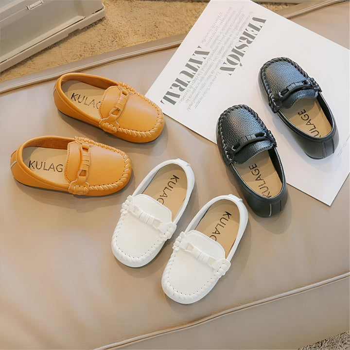 Chaussures pour enfants KULAG : mocassins élégants en cuir jaune, noir et blanc. Mode enfantine tendance., 45287045103797,45287045136565,45287045169333,45287045202101,45287045234869,45287045267637,45287045300405,45287045333173,45287045365941,45287045398709,45287045431477,45287045464245,45287045497013,45287045529781,45287045562549,45287045595317,45287045628085,45287045660853,45287045693621,45287045726389,45287045759157,45287045791925,45287045824693,45287045857461,45287045890229,45287045922997,45287045955