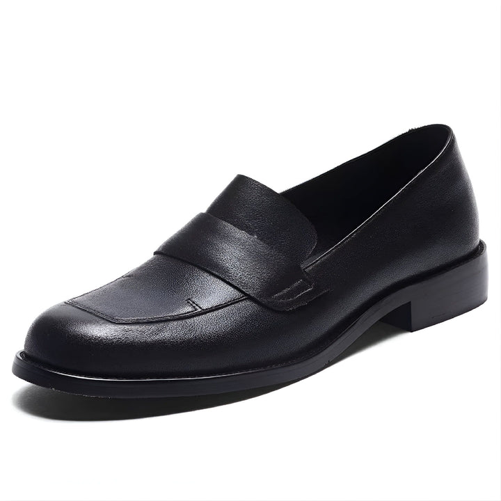 Mocassin noir en cuir pour femme, style classique et élégant. Chaussure basse à enfiler, parfaite pour un look décontracté ou professionnel., 45286620168373,45286620201141,45286620233909,45286620266677,45286620299445,45286620332213,45286620364981,45286620397749,45286620430517,45286620463285,45286620496053,45286620528821,45286620561589,45286620594357,45286620627125,45286620659893,45286620692661,45286620725429,45286620758197,45286620790965