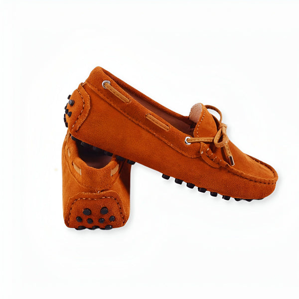 Mocassins en daim orange pour femme, avec lacets décoratifs et semelle à picots noirs. Chaussures confortables et élégantes pour un look décontracté., 45287134265525,45287134298293,45287134331061,45287134363829,45287134396597,45287134429365,45287134462133,45287134494901,45287134527669,45287134560437,45287134593205,45287134625973,45287134658741,45287134691509,45287134724277,45287134757045,45287134789813,45287134822581,45287134855349,45287134888117,45287134920885,45287134953653,45287134986421,45287135