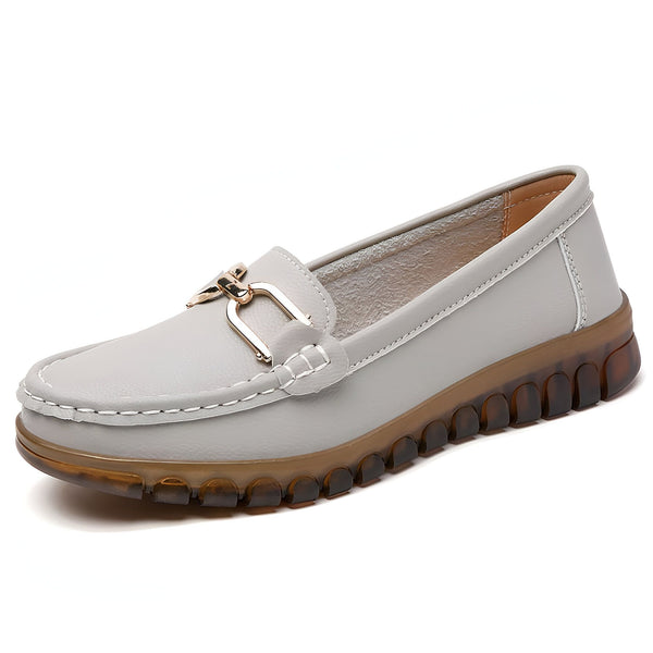 Mocassin gris clair pour femme avec une boucle dorée et une semelle confortable. Chaussure décontractée et élégante., 45287145537717,45287145570485,45287145603253,45287145636021,45287145668789,45287145701557,45287145734325,45287145767093,45287145799861,45287145832629,45287145865397,45287145898165,45287145930933,45287145963701,45287145996469,45287146029237,45287146062005,45287146094773,45287146127541,45287146160309,45287146193077