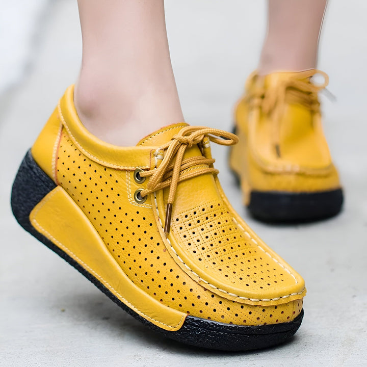 Chaussures mocassins en cuir jaune avec lacets et semelle compensée noire, style décontracté. Design perforé pour une meilleure aération. Mode femme., 45286652477621,45286652510389,45286652543157,45286652575925,45286652608693,45286652641461,45286652674229,45286652706997,45286652739765,45286652772533,45286652805301,45286652838069,45286652870837,45286652903605,45286652936373,45286652969141,45286653001909,45286653034677,45286653067445,45286653100213,45286653132981,45286653165749,45286653198517,452866532