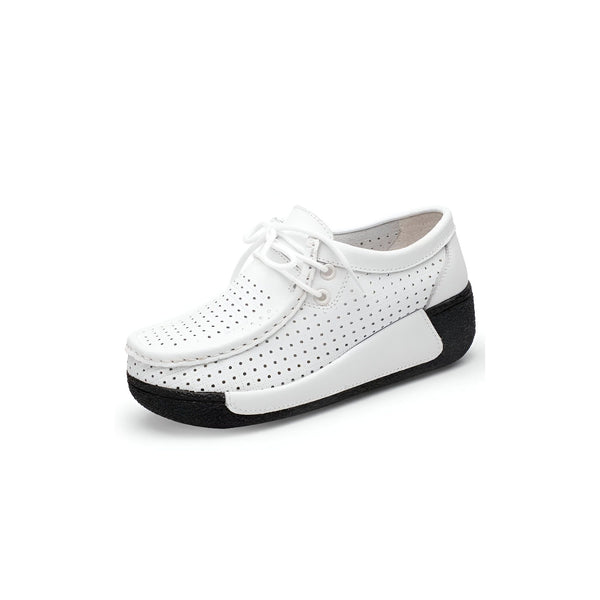 Chaussure femme blanche en cuir perforé avec lacets et semelle compensée noire. Mocassin élégant et confortable, idéal pour le printemps et l'été., 45286652477621,45286652510389,45286652543157,45286652575925,45286652608693,45286652641461,45286652674229,45286652706997,45286652739765,45286652772533,45286652805301,45286652838069,45286652870837,45286652903605,45286652936373,45286652969141,45286653001909,45286653034677,45286653067445,45286653100213,45286653132981,45286653165749,45286653198517,4528665323