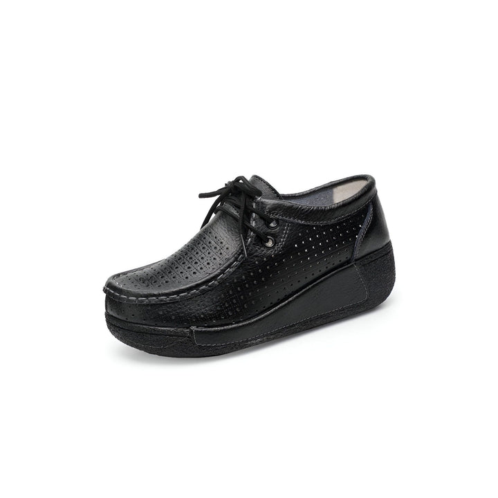 Chaussure noire en cuir perforé avec des lacets. Élégante et confortable, cette chaussure à plateforme est parfaite pour toutes les occasions., 45286652477621,45286652510389,45286652543157,45286652575925,45286652608693,45286652641461,45286652674229,45286652706997,45286652739765,45286652772533,45286652805301,45286652838069,45286652870837,45286652903605,45286652936373,45286652969141,45286653001909,45286653034677,45286653067445,45286653100213,45286653132981,45286653165749,45286653198517,45286653231285,45