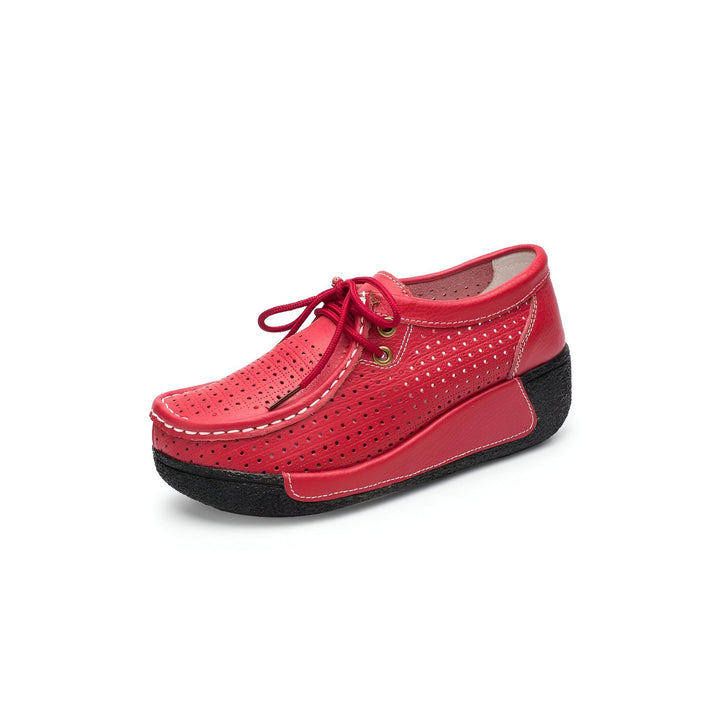 Chaussure femme rouge en cuir perforé avec lacets, semelle compensée noire. Style décontracté et confortable, idéal pour le quotidien. Détails soignés et finitions de qualité., 45286652477621,45286652510389,45286652543157,45286652575925,45286652608693,45286652641461,45286652674229,45286652706997,45286652739765,45286652772533,45286652805301,45286652838069,45286652870837,45286652903605,45286652936373,45286652969141,45286653001909,45286653034677,45286653067445,45286653100213,45286653132981,4528665316