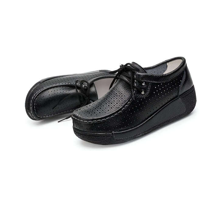 Paire de chaussures basses noires à lacets pour femmes, avec semelles compensées et perforations décoratives sur le cuir. Chaussures confortables et élégantes pour toutes les occasions., 45286652477621,45286652510389,45286652543157,45286652575925,45286652608693,45286652641461,45286652674229,45286652706997,45286652739765,45286652772533,45286652805301,45286652838069,45286652870837,45286652903605,45286652936373,45286652969141,45286653001909,45286653034677,45286653067445,45286653100213,45286653132981,452