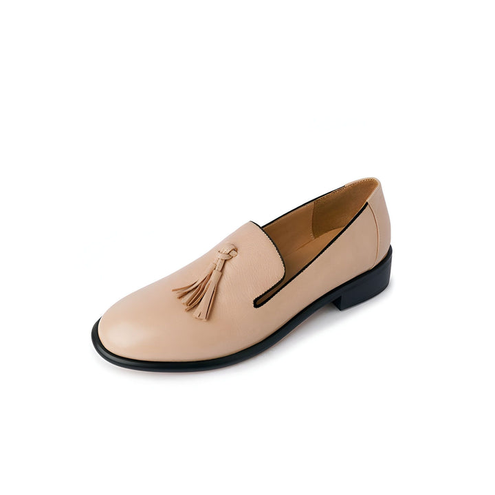 Mocassin beige pour femme avec glands décoratifs. Chaussure élégante et confortable, idéale pour un style décontracté chic. Design classique avec une touche moderne., 45286787186869,45286787219637,45286787252405,45286787285173,45286787317941,45286787350709,45286787383477,45286787416245,45286787449013,45286787481781,45286787514549,45286787547317,45286787580085,45286787612853