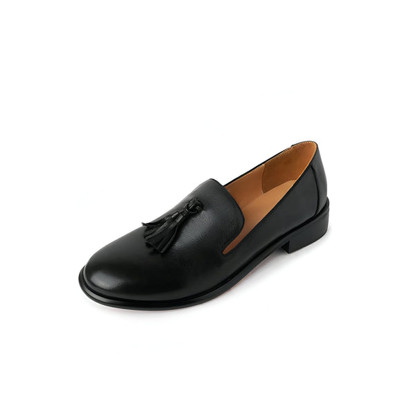 Mocassin noir élégant en cuir avec glands. Chaussure plate confortable pour femme, style classique et intemporel. Mode féminine et décontractée., 45286787186869,45286787219637,45286787252405,45286787285173,45286787317941,45286787350709,45286787383477,45286787416245,45286787449013,45286787481781,45286787514549,45286787547317,45286787580085,45286787612853