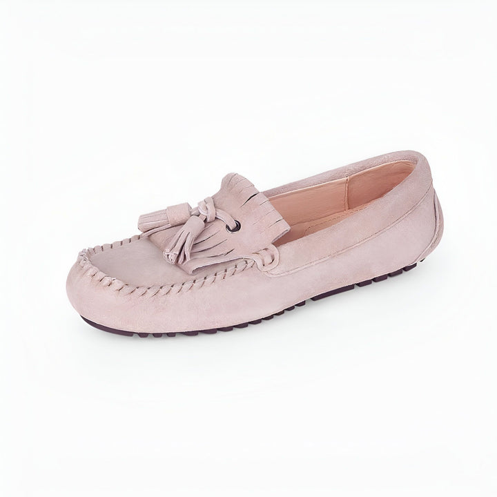 Mocassin femme rose poudré en daim avec détails de franges et pompons. Chaussure confortable et élégante, idéale pour un look décontracté chic., 45287006306485,45287006339253,45287006372021,45287006404789,45287006437557,45287006470325,45287006503093,45287006535861,45287006568629,45287006601397,45287006634165,45287006666933