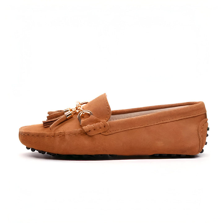 Mocassin marron en daim pour femme avec glands et ornement doré. Chaussure élégante et confortable, idéale pour le quotidien. Mode, style décontracté, chaussures pour femmes., 45287121944757,45287121977525,45287122010293,45287122043061,45287122075829,45287122108597,45287122141365,45287122174133,45287122206901,45287122239669,45287122272437,45287122305205,45287122337973,45287122370741,45287122403509,45287122436277,45287122469045,45287122501813,45287122534581,45287122567349,45287122600117,4528712263288