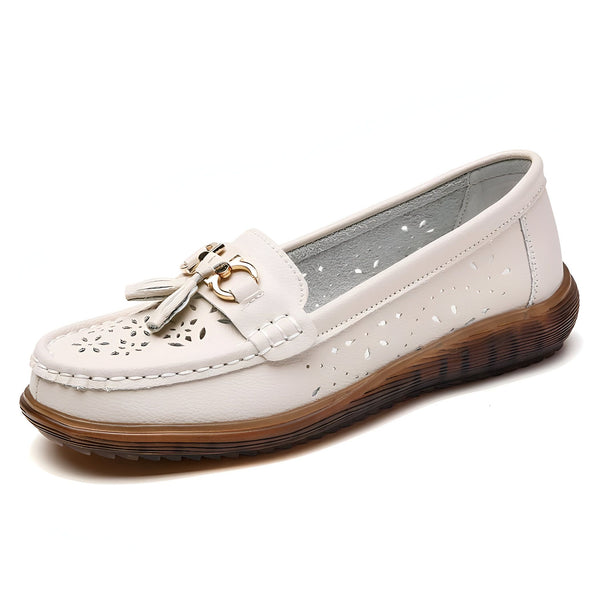Mocassin blanc en cuir pour femme, orné d'une boucle dorée et de perforations décoratives. Chaussure élégante et confortable, idéale pour le printemps et l'été., 45287000506549,45287000539317,45287000572085,45287000604853,45287000637621,45287000670389,45287000703157,45287000735925,45287000768693,45287000801461,45287000834229,45287000866997,45287000899765,45287000932533,45287000965301,45287000998069,45287001030837,45287001063605,45287001096373,45287001129141,45287001161909,45287001194677,4528700122