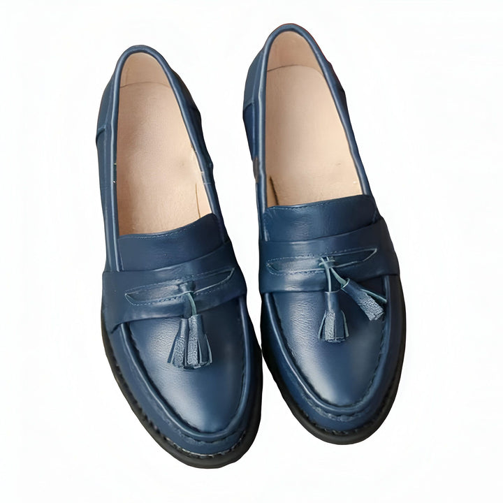Mocassins bleu marine pour femme avec détails à glands. Chaussures en cuir élégantes, parfaites pour un look décontracté ou professionnel., 45287057490101,45287057522869,45287057555637,45287057588405,45287057621173,45287057653941,45287057686709,45287057719477,45287057752245,45287057785013,45287057817781,45287057850549,45287057883317,45287057916085,45287057948853,45287057981621,45287058014389,45287058047157,45287058079925,45287058112693,45287058145461,45287058178229,45287058210997,45287058243765,4528