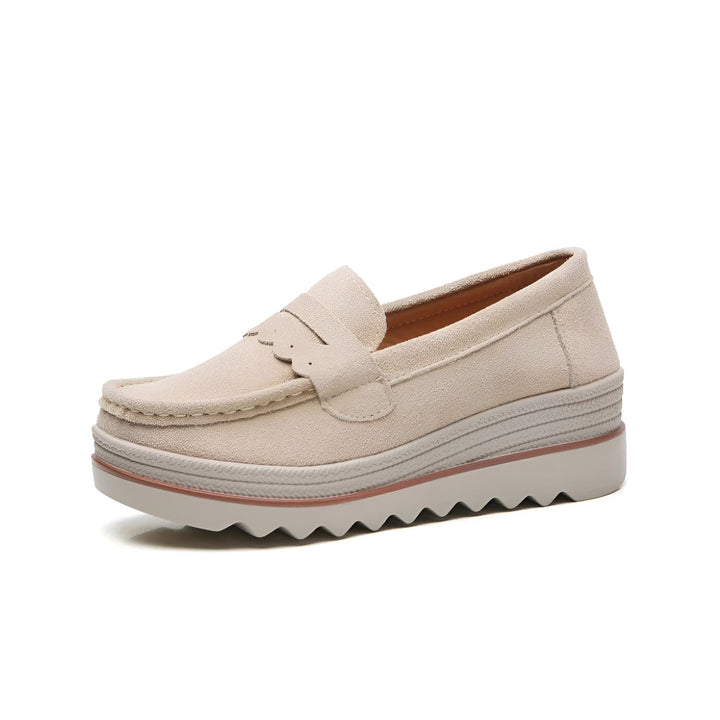 Mocassin beige pour femme avec semelle compensée. Chaussure décontractée en daim avec détails frangés. Mode féminine et confort., 45286651232437,45286651265205,45286651297973,45286651330741,45286651363509,45286651396277,45286651429045,45286651461813,45286651494581,45286651527349,45286651560117,45286651592885,45286651625653,45286651658421,45286651691189,45286651723957,45286651756725,45286651789493,45286651822261,45286651855029,45286651887797,45286651920565,45286651953333,45286651986101,45286652018869