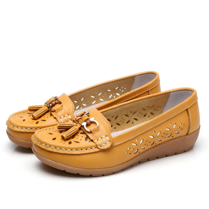 Mocassins femme en cuir jaune moutarde, décorations ajourées et pompons décoratifs. Chaussures confortables et élégantes, parfaites pour un look décontracté et estival., 45287003357365,45287003390133,45287003422901,45287003455669,45287003488437,45287003521205,45287003553973,45287003586741,45287003619509,45287003652277,45287003685045,45287003717813,45287003750581,45287003783349,45287003816117,45287003848885,45287003881653,45287003914421,45287003947189,45287003979957,45287004012725,45287004045493,452