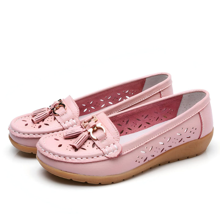 Mocassins roses pour femmes, avec détails ajourés et glands décoratifs. Chaussures confortables et élégantes., 45287003357365,45287003390133,45287003422901,45287003455669,45287003488437,45287003521205,45287003553973,45287003586741,45287003619509,45287003652277,45287003685045,45287003717813,45287003750581,45287003783349,45287003816117,45287003848885,45287003881653,45287003914421,45287003947189,45287003979957,45287004012725,45287004045493,45287004078261,45287004111029,45287004143797,45287004176565,4528