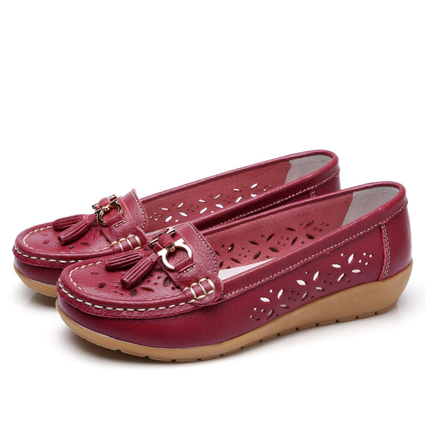 Mocassins bordeaux en cuir pour femmes, ornements de glands et détails perforés. Chaussures confortables et élégantes, idéales pour un look décontracté chic., 45287003357365,45287003390133,45287003422901,45287003455669,45287003488437,45287003521205,45287003553973,45287003586741,45287003619509,45287003652277,45287003685045,45287003717813,45287003750581,45287003783349,45287003816117,45287003848885,45287003881653,45287003914421,45287003947189,45287003979957,45287004012725,45287004045493,45287004078261