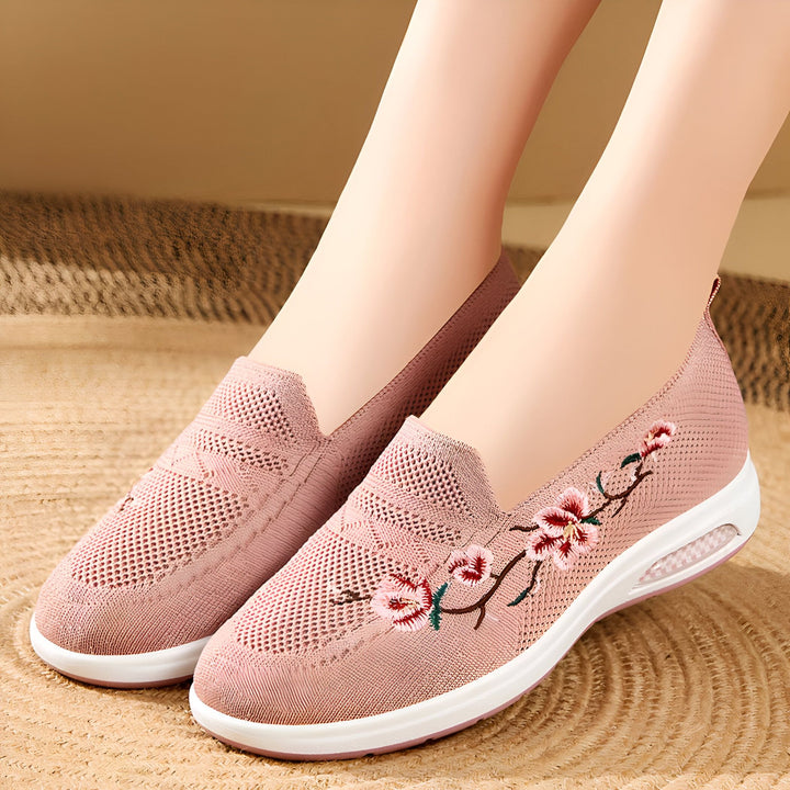 Chaussures roses en maille avec broderie florale, style décontracté et confortable, semelle blanche. Idéal pour une tenue légère et estivale., 45286958366901,45286958399669,45286958432437,45286958465205,45286958497973,45286958530741,45286958563509,45286958596277,45286958629045,45286958661813,45286958694581,45286958727349,45286958760117,45286958792885,45286958825653,45286958858421,45286958891189,45286958923957,45286958956725,45286958989493,45286959022261,45286959055029,45286959087797,45286959120565