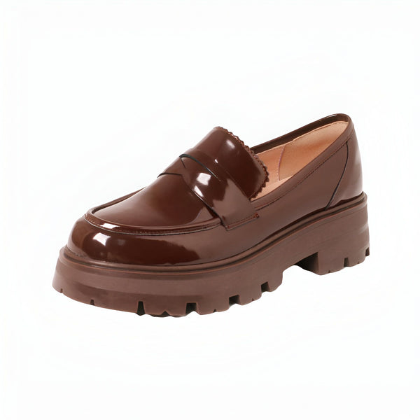 Mocassin épais marron verni pour femme, style preppy et tendance, semelle crantée pour une allure moderne et confortable. Chaussure idéale pour un look décontracté-chic., 45286908330165,45286908362933,45286908395701,45286908428469,45286908461237,45286908494005,45286908526773,45286908559541,45286908592309,45286908625077,45286908657845,45286908690613