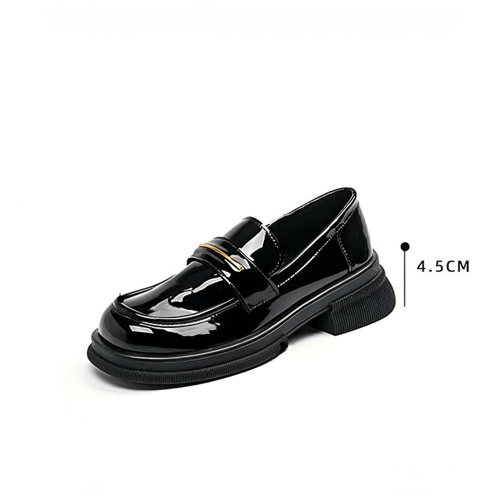 Mocassin noir verni à semelle épaisse de 4,5 cm. Chaussure élégante et moderne, idéale pour un look tendance., 45286714671285,45286714704053,45286714736821,45286714769589,45286714802357,45286714835125,45286714867893,45286714900661,45286714933429