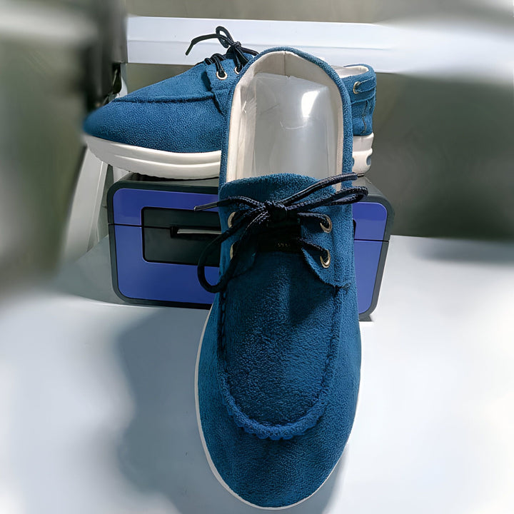 Chaussures bateau bleues en tissu texturé avec lacets noirs. Paire de chaussures décontractées pour hommes, idéales pour l'été. Mode et confort., 45286963347637,45286963380405,45286963413173,45286963445941,45286963478709,45286963511477,45286963544245,45286963577013,45286963609781,45286963642549,45286963675317,45286963708085,45286963740853,45286963773621,45286963806389,45286963839157,45286963871925,45286963904693,45286963937461,45286963970229,45286964002997,45286964035765,45286964068533,4528696410130