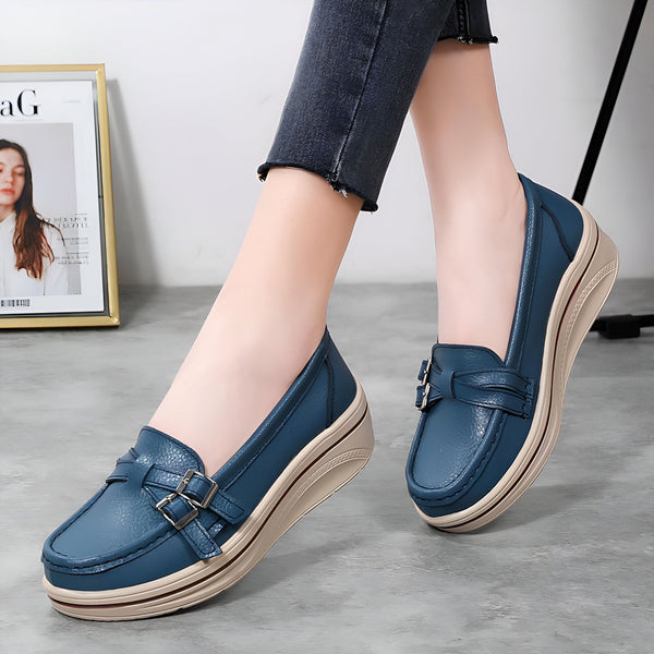 Chaussures mocassins compensées bleues pour femmes, confortables et élégantes, avec une boucle décorative., 45286971670709,45286971703477,45286971736245,45286971769013,45286971801781,45286971834549,45286971867317,45286971900085,45286971932853,45286971965621,45286971998389,45286972031157,45286972063925,45286972096693,45286972129461,45286972162229,45286972194997,45286972227765,45286972260533,45286972293301,45286972326069,45286972358837,45286972391605,45286972424373,45286972457141,45286972489909,45286972