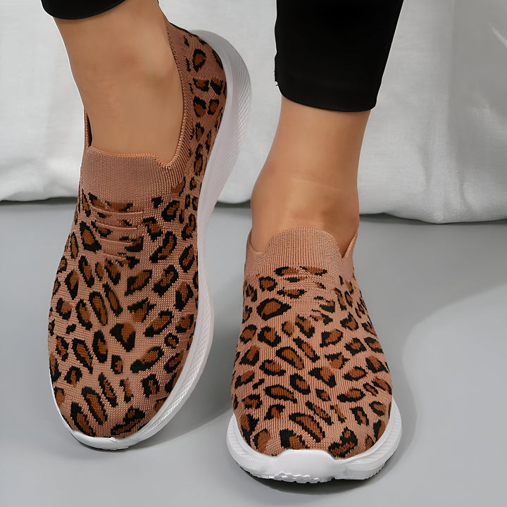 Chaussures de sport à imprimé léopard sur des pieds, semelle blanche, style décontracté et tendance., 45287151501493,45287151534261,45287151567029,45287151599797,45287151632565,45287151665333,45287151698101,45287151730869