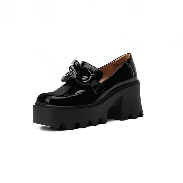Mocassin noir verni à plateforme épaisse avec nœud décoratif, style gothique. Chaussures tendance pour femme, talon bloc imposant. Idéal pour un look audacieux et moderne., 45286886965429,45286886998197,45286887030965,45286887063733,45286887096501,45286887129269,45286887162037,45286887194805,45286887227573,45286887260341,45286887293109,45286887325877