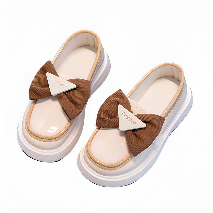 Chaussures plates pour filles, style mocassins avec nœud marron orné du mot "Fashion". Chaussures tendance pour enfants., 45287024033973,45287024066741,45287024099509,45287024132277,45287024165045,45287024197813,45287024230581,45287024263349,45287024296117,45287024328885,45287024361653,45287024394421,45287024427189,45287024459957,45287024492725,45287024525493,45287024558261,45287024591029,45287024623797,45287024656565,45287024689333,45287024722101,45287024754869,45287024787637,45287024820405,45287024853