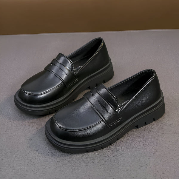 Paire de mocassins noirs en cuir, semelle épaisse crantée, style preppy classique et confortable. Chaussures élégantes pour femme ou enfant., 45287009419445,45287009452213,45287009484981,45287009517749,45287009550517,45287009583285,45287009616053,45287009648821,45287009681589,45287009714357,45287009747125,45287009779893,45287009812661,45287009845429,45287009878197,45287009910965,45287009943733,45287009976501,45287010009269,45287010042037,45287010074805,45287010107573,45287010140341,45287010173109