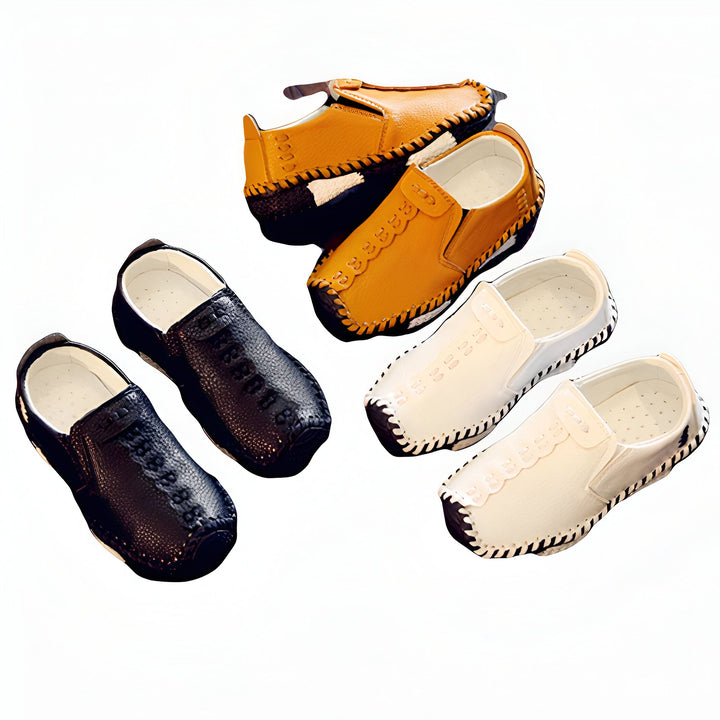 Photo de mocassins pour enfants en cuir : noirs, marron et blancs. Chaussures confortables, idéales pour les petits pieds. Mode enfantine, chaussures d'été légères., 45286757826741,45286757859509,45286757892277,45286757925045,45286757957813,45286757990581,45286758023349,45286758056117,45286758088885,45286758121653,45286758154421,45286758187189,45286758219957,45286758252725,45286758285493,45286758318261,45286758351029,45286758383797,45286758416565,45286758449333,45286758482101,45286758514869,452867585