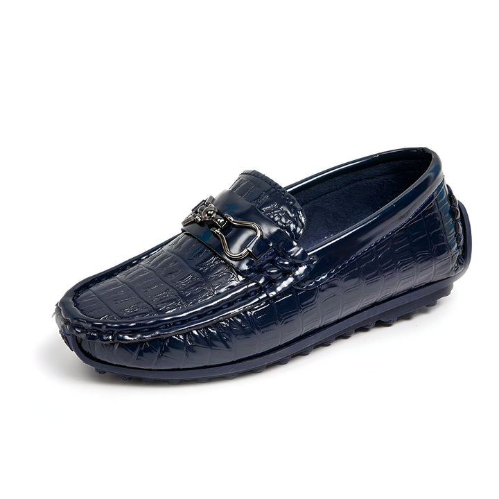 Mocassin bleu marine verni avec détail métallique. Chaussure élégante en cuir façon crocodile., 45286767296693,45286767329461,45286767362229,45286767394997,45286767427765,45286767460533,45286767493301,45286767526069,45286767558837,45286767591605,45286767624373,45286767657141,45286767689909,45286767722677,45286767755445,45286767788213,45286767820981,45286767853749,45286767886517,45286767919285,45286767952053,45286767984821,45286768017589,45286768050357,45286768083125,45286768115893,45286768148661,4528
