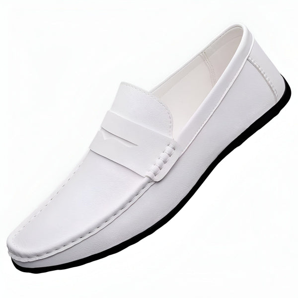 Mocassin pour homme en cuir blanc, style décontracté et élégant, idéal pour l'été. Chaussure confortable avec semelle noire., 45286790037685,45286790070453,45286790103221,45286790135989,45286790168757,45286790201525,45286790234293,45286790267061