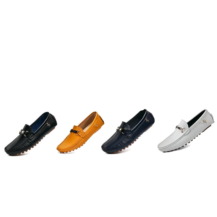 Quatre mocassins en cuir pour hommes, de couleurs noir, orange, bleu marine et blanc, avec une boucle décorative métallique sur le dessus, présentés sur un fond blanc., 45286738133173,45286738165941,45286738198709,45286738231477,45286738264245,45286738297013,45286738329781,45286738362549,45286738395317,45286738428085,45286738460853,45286738493621,45286738526389,45286738559157,45286738591925,45286738624693,45286738657461,45286738690229,45286738722997,45286738755765,45286738788533,45286738821301,4528673