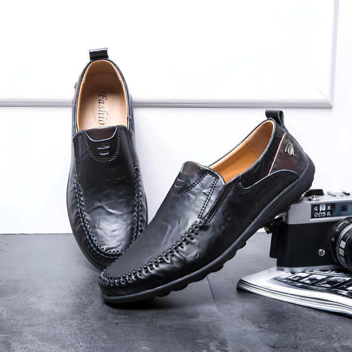 Mocassins noirs en cuir pour hommes, style décontracté avec coutures apparentes. Chaussures confortables et élégantes, parfaites pour un look urbain., 45286896206005,45286896238773,45286896271541,45286896304309,45286896337077,45286896369845,45286896402613,45286896435381,45286896468149,45286896500917,45286896533685,45286896566453,45286896599221,45286896631989,45286896664757,45286896697525,45286896730293,45286896763061,45286896795829,45286896828597,45286896861365,45286896894133,45286896926901,4528689695