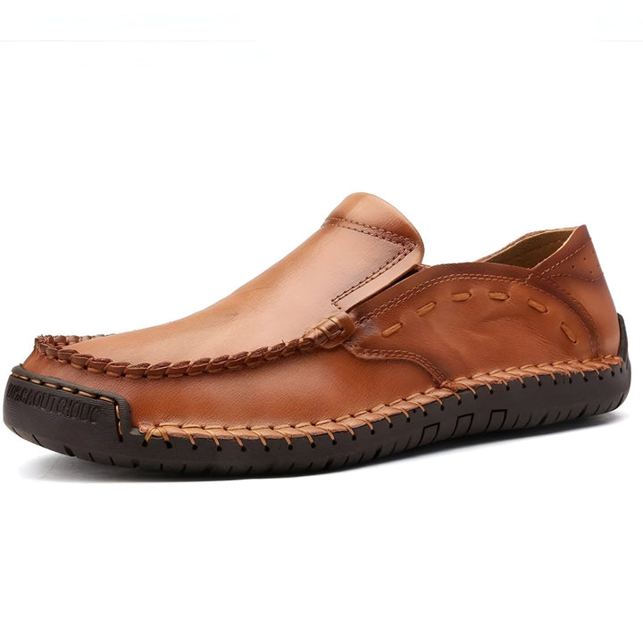Mocassin pour homme en cuir marron, style décontracté avec coutures apparentes. Chaussure confortable et élégante, idéale pour une tenue decontractée., 45286710182069,45286710214837,45286710247605,45286710280373,45286710313141,45286710345909,45286710378677,45286710411445,45286710444213,45286710476981,45286710509749,45286710542517,45286710575285,45286710608053,45286710640821,45286710673589,45286710706357,45286710739125,45286710771893,45286710837429,45286710870197,45286710902965,45286710935733,4528671