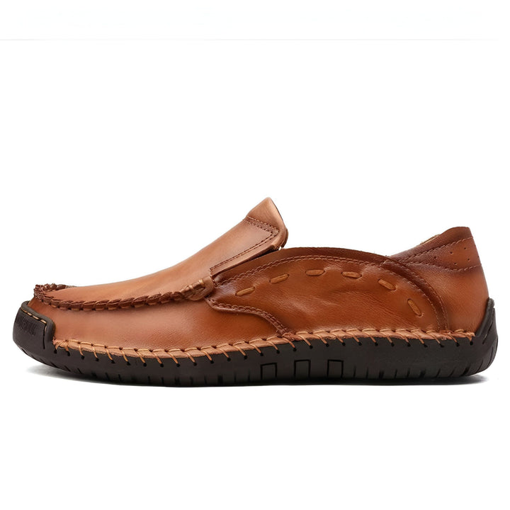 Mocassin homme en cuir marron clair, avec couture apparente et semelle foncée. Chaussure décontractée et élégante, parfaite pour un look casual chic., 45286710182069,45286710214837,45286710247605,45286710280373,45286710313141,45286710345909,45286710378677,45286710411445,45286710444213,45286710476981,45286710509749,45286710542517,45286710575285,45286710608053,45286710640821,45286710673589,45286710706357,45286710739125,45286710771893,45286710837429,45286710870197,45286710902965,45286710935733,452867109