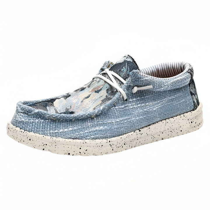 Mocassin décontracté bleu avec motif floral et lacets blancs. Semelle mouchetée. Chaussure confortable et élégante pour femmes., 45286666371253,45286666404021,45286666436789,45286666469557,45286666502325,45286666535093,45286666567861,45286666600629,45286666633397,45286666666165,45286666698933,45286666731701,45286666764469,45286666797237,45286666830005,45286666862773,45286666895541,45286666928309,45286666961077,45286666993845,45286667026613,45286667059381,45286667092149,45286667124917,45286667157685,4
