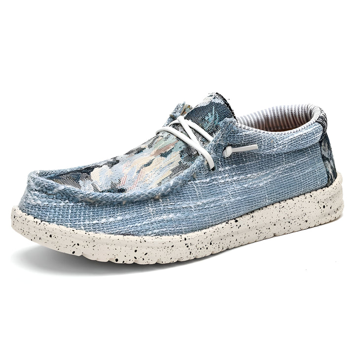 Mocassin décontracté bleu clair en tissu texturé avec motif floral sur le dessus et semelle mouchetée. Chaussures confortables à lacets pour homme., 45286666371253,45286666404021,45286666436789,45286666469557,45286666502325,45286666535093,45286666567861,45286666600629,45286666633397,45286666666165,45286666698933,45286666731701,45286666764469,45286666797237,45286666830005,45286666862773,45286666895541,45286666928309,45286666961077,45286666993845,45286667026613,45286667059381,45286667092149,45286667124
