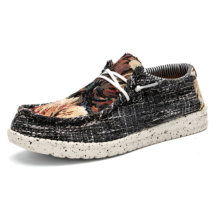 Mocassin pour homme en tissu noir et imprimé floral sur le dessus. Lacets blancs. Semelle blanche avec des taches noires. Chaussure décontractée., 45286666371253,45286666404021,45286666436789,45286666469557,45286666502325,45286666535093,45286666567861,45286666600629,45286666633397,45286666666165,45286666698933,45286666731701,45286666764469,45286666797237,45286666830005,45286666862773,45286666895541,45286666928309,45286666961077,45286666993845,45286667026613,45286667059381,45286667092149,45286667124917,