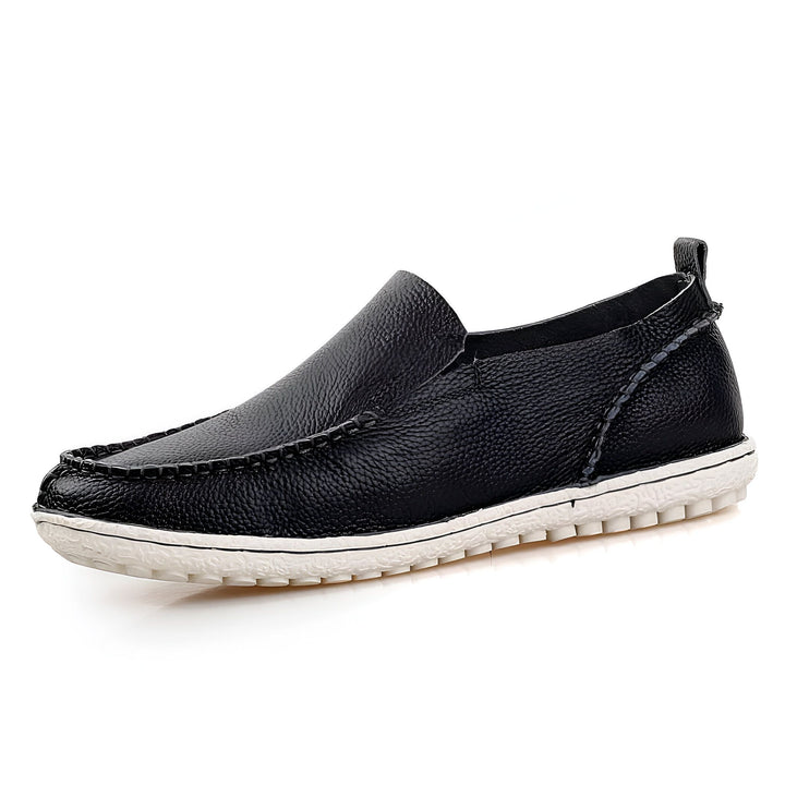 Mocassin en cuir noir pour hommes avec semelle blanche épaisse et détails de couture blancs. Chaussure décontractée et confortable, idéale pour le quotidien., 45287128170677,45287128203445,45287128236213,45287128268981,45287128301749,45287128334517,45287128367285,45287128400053,45287128432821,45287128465589,45287128498357,45287128531125,45287128563893,45287128596661,45287128629429,45287128662197,45287128694965,45287128727733,45287128760501,45287128793269,45287128826037