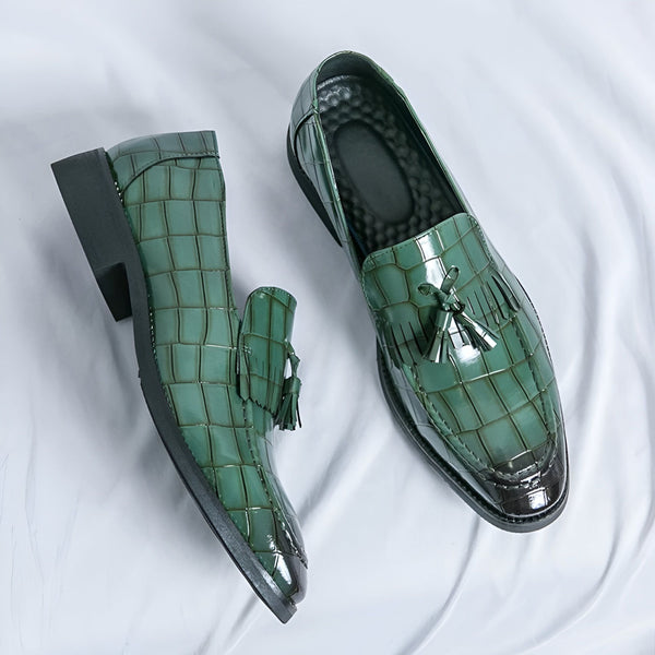 Mocassins pour hommes en cuir vert motif crocodile avec glands. Chaussures élégantes pour occasions spéciales ou tenue de bureau., 45286642286773,45286642319541,45286642352309,45286642385077,45286642417845,45286642450613,45286642483381,45286642516149,45286642548917,45286642581685,45286642614453,45286642647221,45286642679989,45286642712757,45286642745525,45286642778293,45286642811061,45286642843829,45286642876597,45286642909365,45286642942133,45286642974901,45286643007669,45286643040437,45286643073205,4