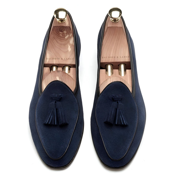 Mocassins Baudoin & Lange en daim bleu marine avec embauchoirs en bois. Chaussures élégantes avec pompons, idéales pour un look décontracté chic. Mode masculine, confort et style., 45287085670581,45287085703349,45287085736117,45287085768885,45287085801653,45287085834421,45287085867189,45287085899957,45287085932725,45287085965493,45287085998261,45287086031029,45287086063797,45287086096565,45287086129333,45287086162101,45287086194869,45287086227637,45287086260405,45287086293173,45287086325941,452870863