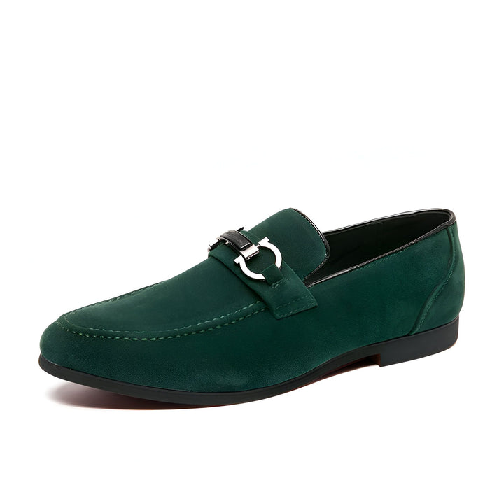 Mocassin homme en daim vert avec boucle métallique argentée. Chaussure élégante pour homme, style classique et raffiné., 45286814286005,45286814318773,45286814351541,45286814384309,45286814417077,45286814449845,45286814482613,45286814515381,45286814548149,45286814580917,45286814613685,45286814646453,45286814679221,45286814711989,45286814744757,45286814777525,45286814810293,45286814843061,45286814875829,45286814908597,45286814941365,45286814974133,45286815006901,45286815039669