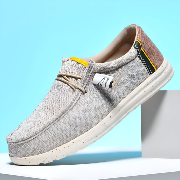 Mocassin décontracté en toile grise pour homme, semelle blanche épaisse, détails jaunes et marrons à l'arrière, lacets élastiques. Chaussure confortable et tendance pour le quotidien., 45286690422965,45286690455733,45286690488501,45286690521269,45286690554037,45286690586805,45286690619573,45286690652341,45286690685109,45286690717877,45286690750645,45286690783413,45286690816181,45286690848949,45286690881717,45286690914485,45286690947253,45286690980021,45286691012789,45286691045557,45286691078325,452