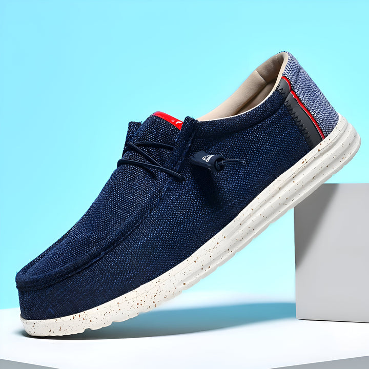 Mocassin décontracté pour homme, en toile bleu marine avec lacets élastiques et semelle blanche épaisse. Détails rouges et gris. Mode masculine., 45286690422965,45286690455733,45286690488501,45286690521269,45286690554037,45286690586805,45286690619573,45286690652341,45286690685109,45286690717877,45286690750645,45286690783413,45286690816181,45286690848949,45286690881717,45286690914485,45286690947253,45286690980021,45286691012789,45286691045557,45286691078325,45286691111093,45286691143861,45286691176629