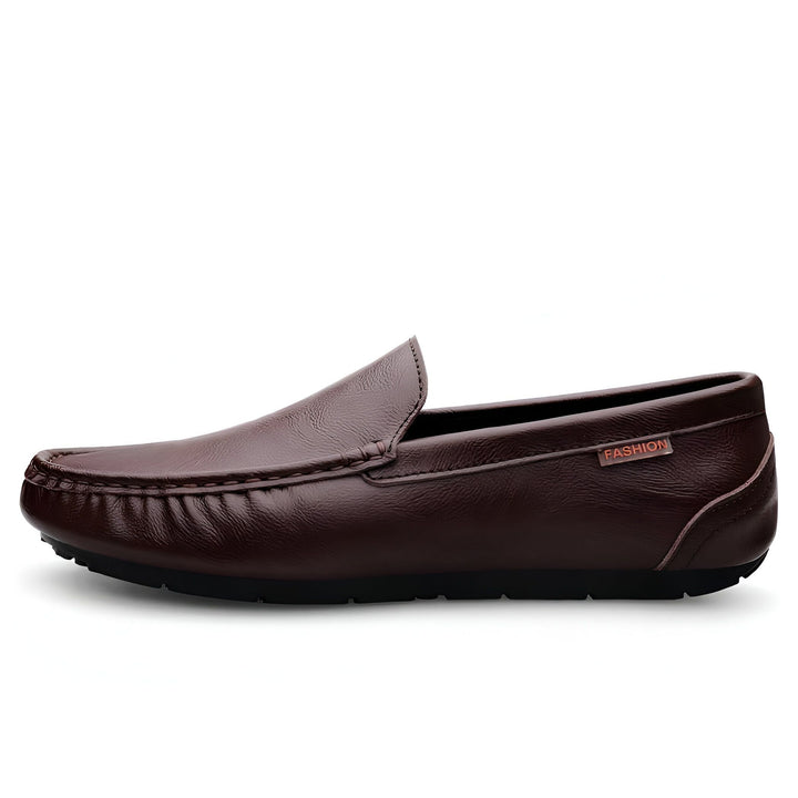 Mocassin en cuir marron pour hommes, style décontracté et élégant, semelle noire confortable, idéal pour toutes les occasions., 45287146324149,45287146356917,45287146389685,45287146422453,45287146455221,45287146487989,45287146520757,45287146553525,45287146586293,45287146619061,45287146651829,45287146684597,45287146717365,45287146750133,45287146782901,45287146815669,45287146848437,45287146881205,45287146913973,45287146946741,45287146979509,45287147012277