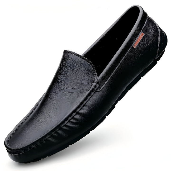 Mocassin noir en cuir pour homme. Chaussure décontractée et élégante, idéale pour un style moderne., 45287146324149,45287146356917,45287146389685,45287146422453,45287146455221,45287146487989,45287146520757,45287146553525,45287146586293,45287146619061,45287146651829,45287146684597,45287146717365,45287146750133,45287146782901,45287146815669,45287146848437,45287146881205,45287146913973,45287146946741,45287146979509,45287147012277